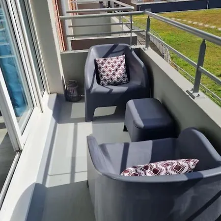 Trimaran 10 Metres De La Avec Balcon/terrasse Apartman *